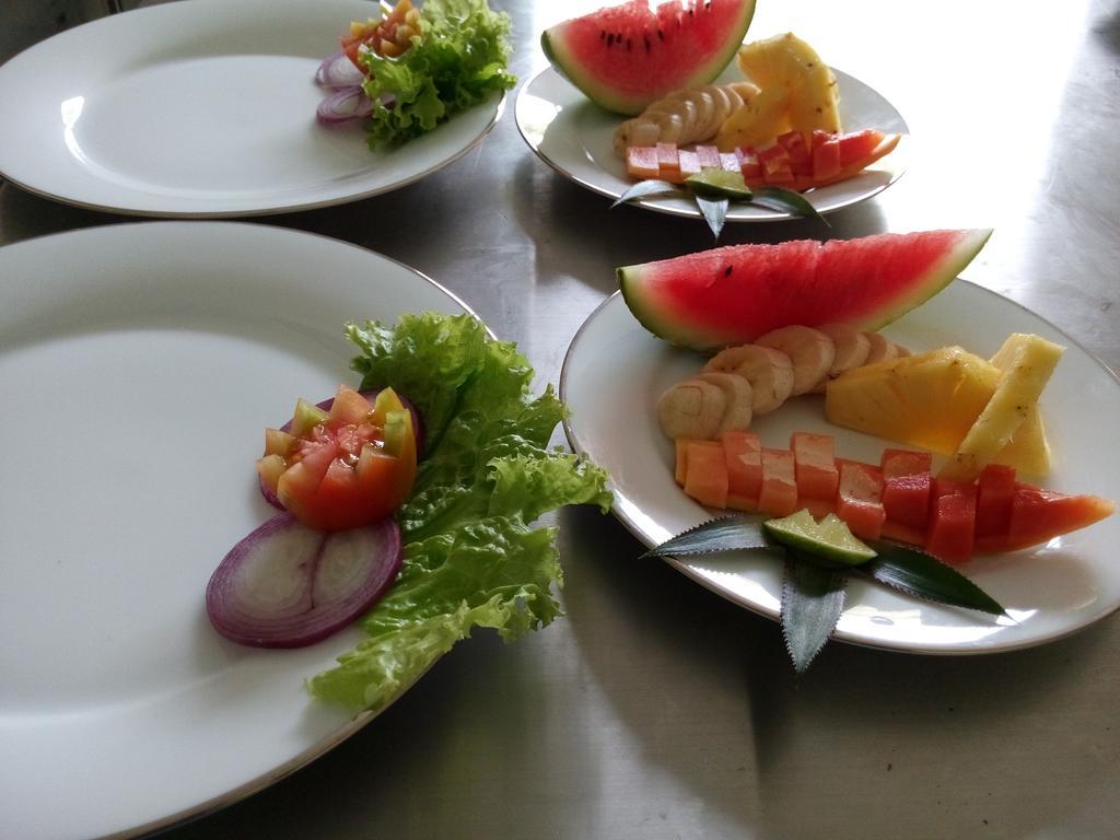 Inlak Garden Hotel Negombo Eksteriør billede