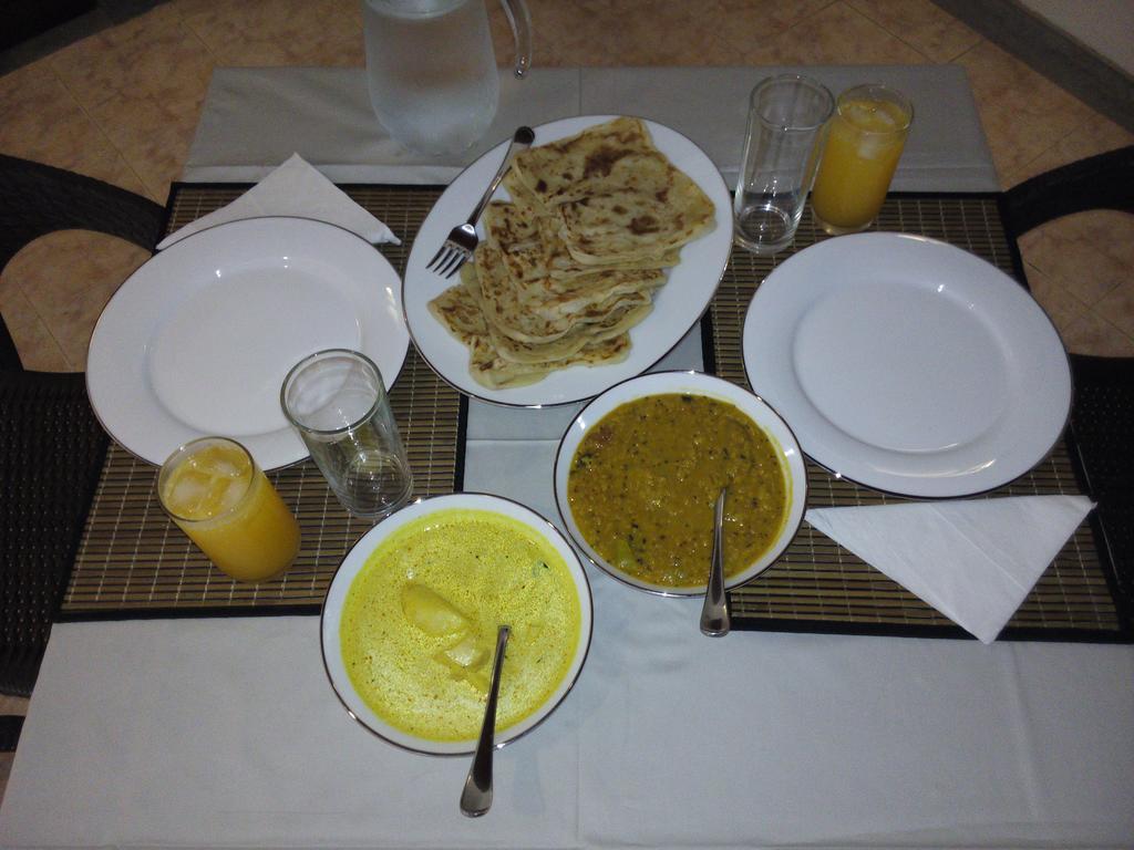 Inlak Garden Hotel Negombo Eksteriør billede