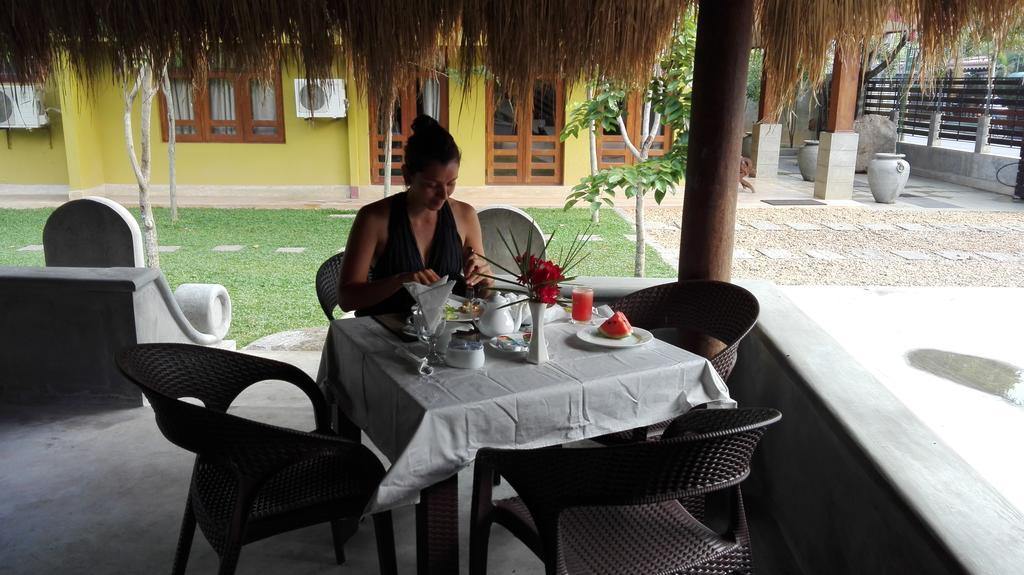 Inlak Garden Hotel Negombo Eksteriør billede