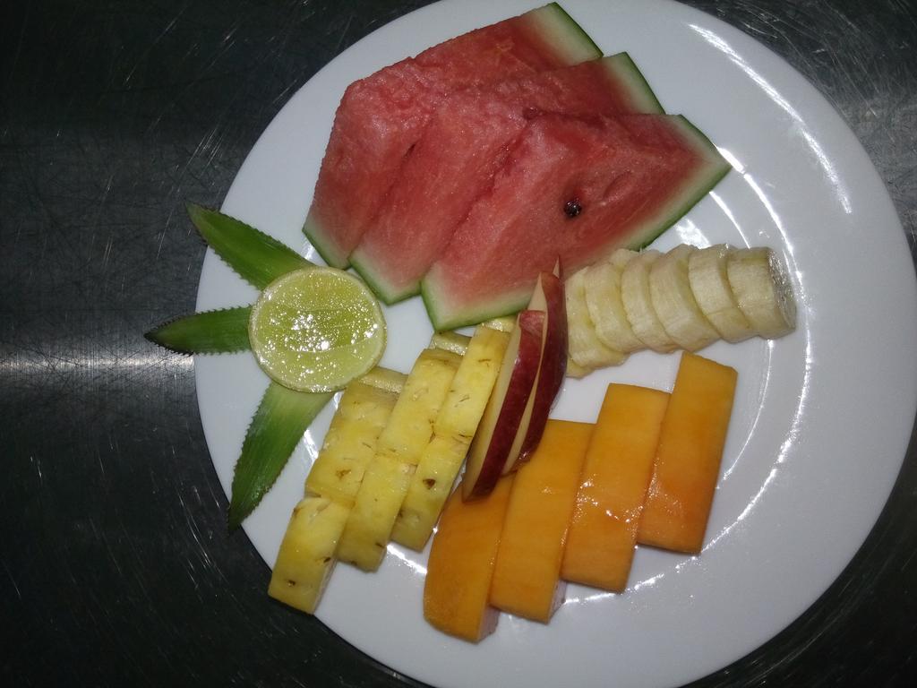 Inlak Garden Hotel Negombo Eksteriør billede