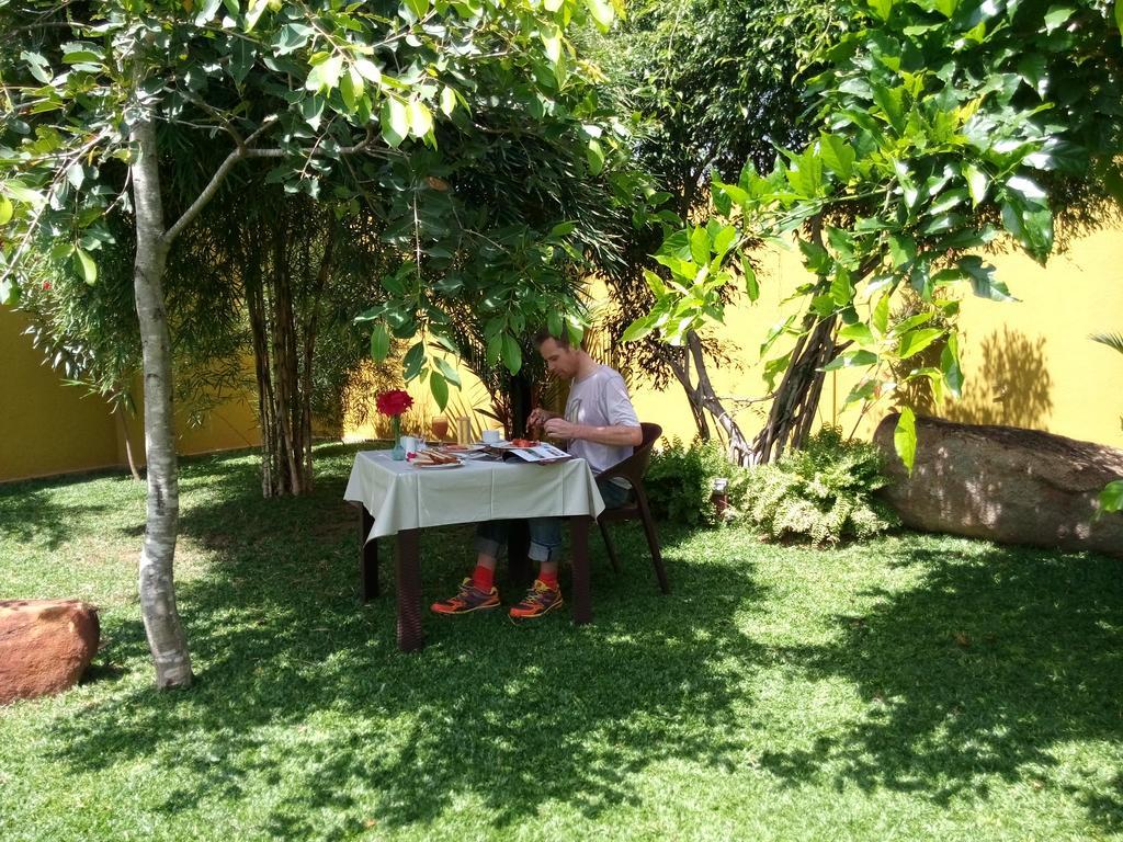 Inlak Garden Hotel Negombo Eksteriør billede