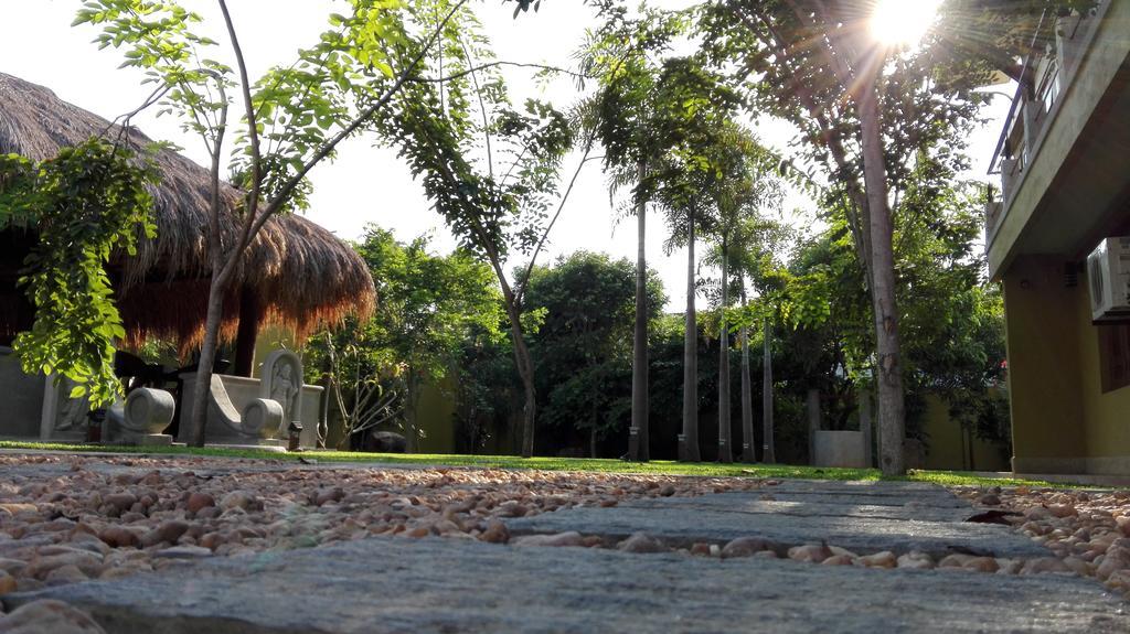 Inlak Garden Hotel Negombo Eksteriør billede