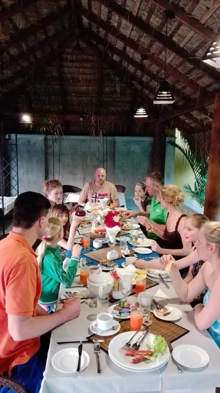 Inlak Garden Hotel Negombo Eksteriør billede