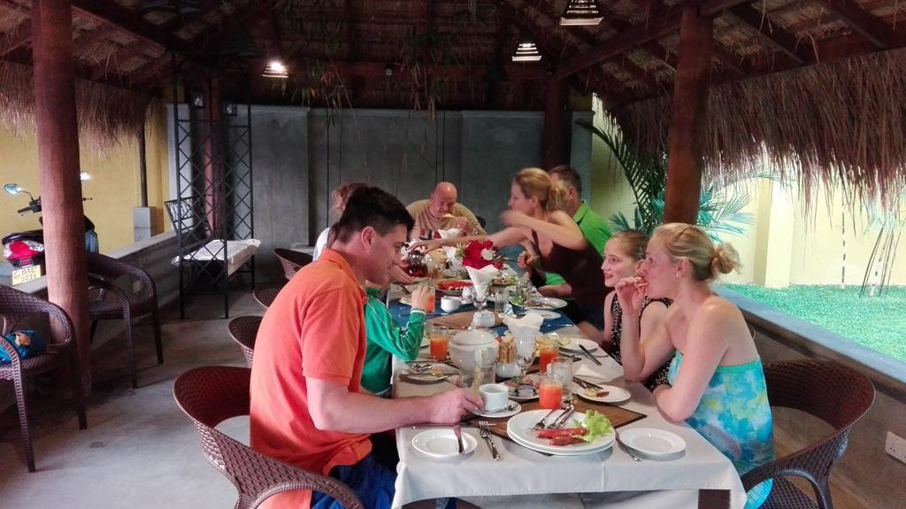 Inlak Garden Hotel Negombo Eksteriør billede
